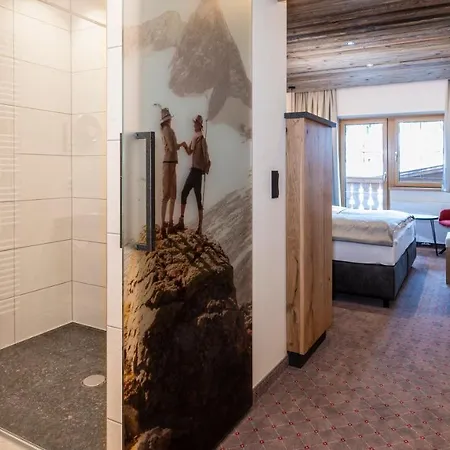 Alpenresort Fluchthorn فندق غالتور