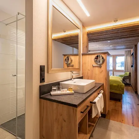 מלון Alpenresort Fluchthorn גלטור