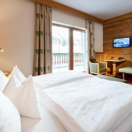 Alpenresort Fluchthorn 호텔