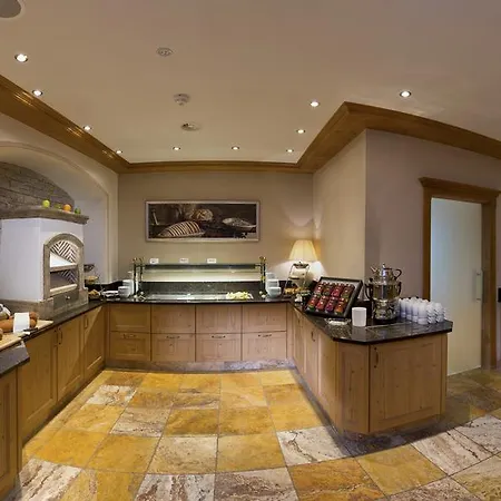Alpenresort Fluchthorn 4* גלטור