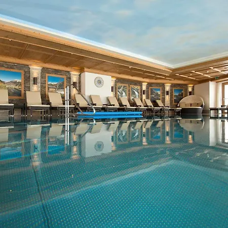 호텔 Alpenresort Fluchthorn 4*