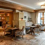 ホテル Alpenresort Fluchthorn 4*