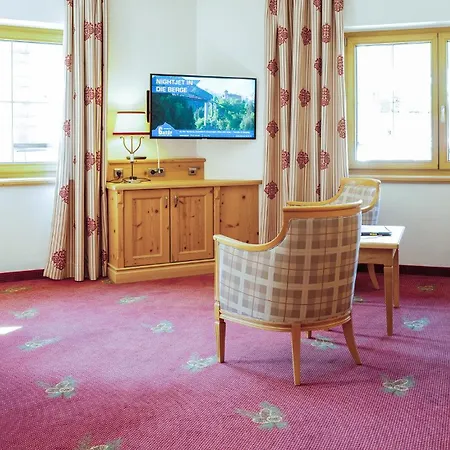 Отель Alpenresort Fluchthorn 4*
